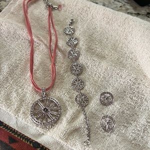 Montana Silversmiths necklace, bracelet and earring set.